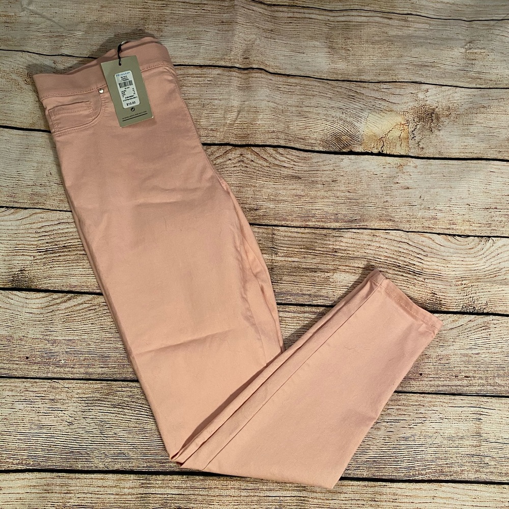 NWT Pull-on Light Pink Jeggings